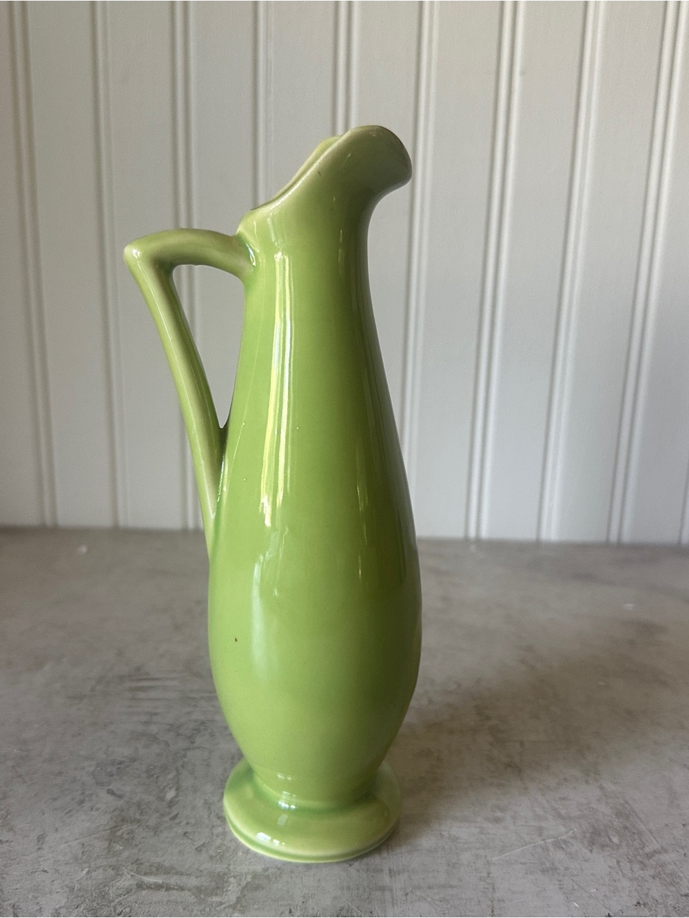 Shawnee Pottery Lime Green 8” Pitcher Bud Vase #1168 1950’s Vintage Art Deco MCM